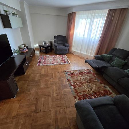 פיטסטי Apartament 3 Camere, Zona Dedeman מראה חיצוני תמונה